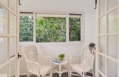 Sunrise Beach House | Birdsong - Tree Surroundings, Walk To Beach & Cafe