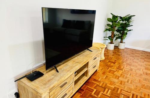Manningham Villa | Birkinshaw Villa (3 Bedroom with Parkings)
