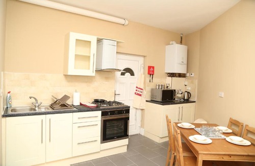 Birmingham City Centre Apartment | Birmingham Central Station Apartment (Flat 1)
