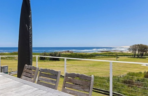 Anna Bay House | Birubi Beach Waterfront
