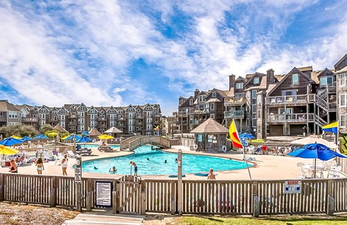 Duck Condo | BIS-Duck Resort - Spacious 2BR/2BA with Pool, Courtyard, Ocean View