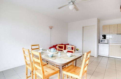 Biscarrosse Plage Apartment | Biscarrosse Beach Duplex for 6 with Garden, 50m from Ocean