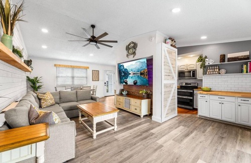 Little Salisbury House | Biscayne Bungalow- Coastal Charm Near the Beach
