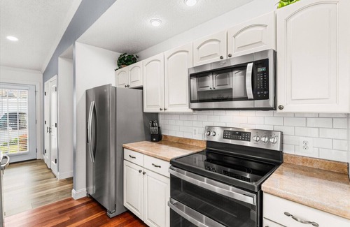 Little Salisbury House | Biscayne Bungalow- Coastal Charm Near the Beach