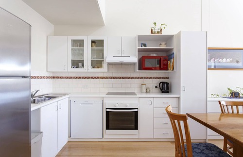 South Fremantle Apartment | Biscuit Factory: 2 BR, 1 BA Apartment in South Fremantle, Sleeps 4