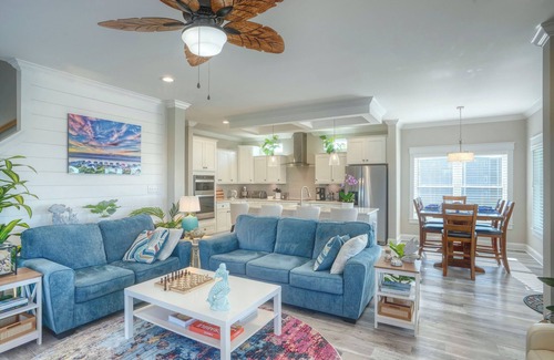 McCutcheon Field House | Bitchin' Beach House - Oceanside new construction - Elevator - Hot tub