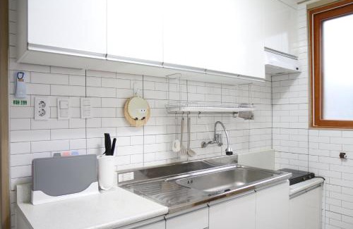 Paldal-gu Apartment | Bitdamjip Near Hwaseong Fortress and Suwon Station