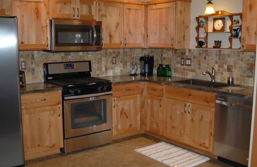 Stevensville Apartment | Bitterroot View Apt., min 1 month, 20% disc over 28 days, 40% disc > 3 months