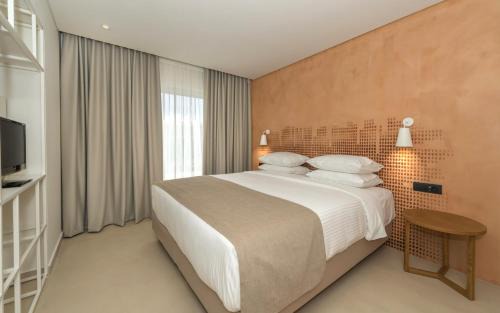 Kalamaki Hotel | Bitzaro Grande Hotel & Suites