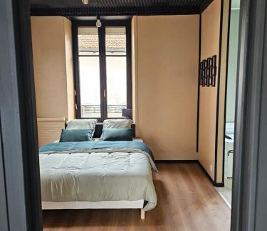 Epinal Apartment | BLACK BOX CINEMA appartement avec balnéo