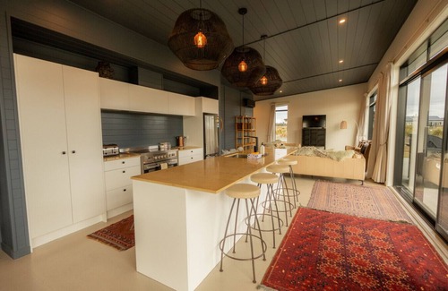 Twizel House | Black Box, Twizel, FREE WIFI