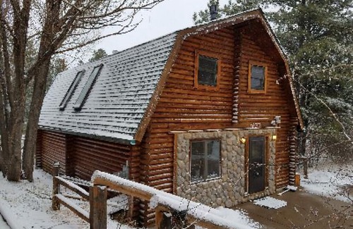 Colorado Springs Cabin | Black Forest Lodge Colorado Springs