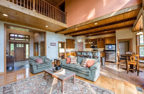 Deadwood Cabin | Black Hills Paradise 5BR Spacious Getaway Home Close to Deadwood