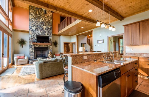 Deadwood Cabin | Black Hills Paradise 5BR Spacious Getaway Home Close to Deadwood