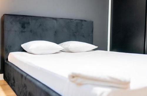 Pipera Apartment | BLACK Home Pipera - Parking and Self Check-in