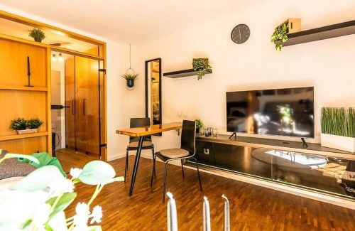 Detmold Apartment | Black Mirror inkl WLAN, Parkplatz