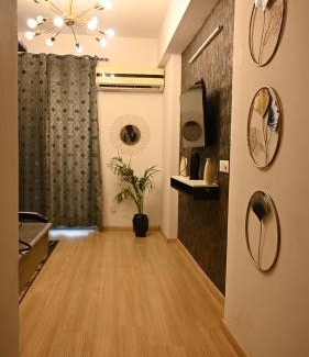 Gomti Nagar Apartment | Black pearl sp DLF My Pad