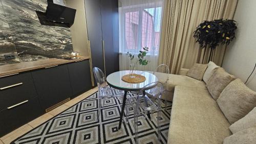Mukachevo Apartment | Black Room Apartment
