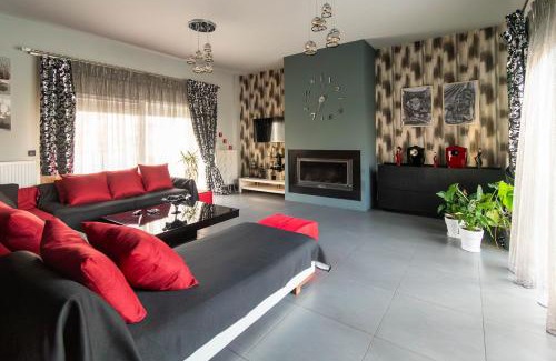 Alexandroupoli Villa | BLACK & WHITE CITY VILLA