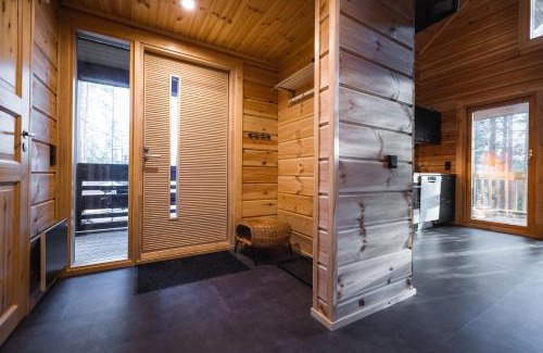 Sirkka Ski Chalet | Black Work Levi Aihki