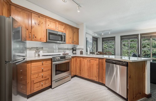 Upper Village Hotel | Blackcomb Springs Suites by CLIQUE
