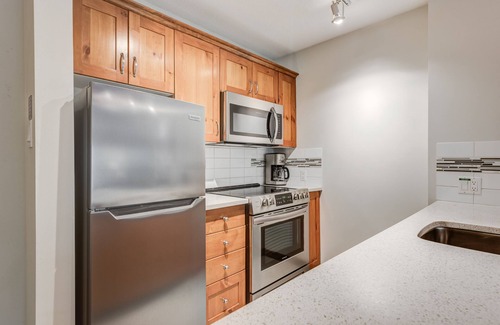 Upper Village Hotel | Blackcomb Springs Suites by CLIQUE