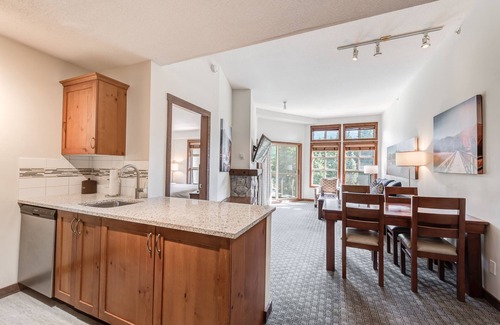 Upper Village Hotel | Blackcomb Springs Suites by CLIQUE