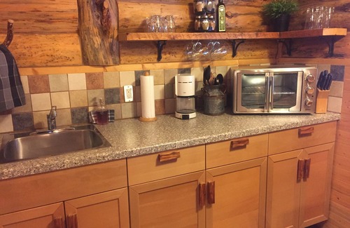Sun Peaks Cabin | Blacktail Retreat - Log Cabin w/Hot Tub - Sun Peaks/Heffley Lake