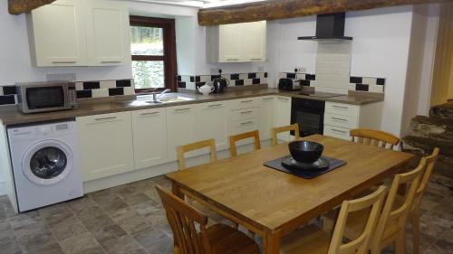 Llanwrda House | Blaentwrch Farmhouse