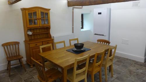 Llanwrda House | Blaentwrch Farmhouse