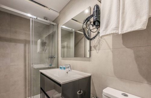 Gaztambide Bed & Breakfast | Blasco de Garay, double room with gym 109