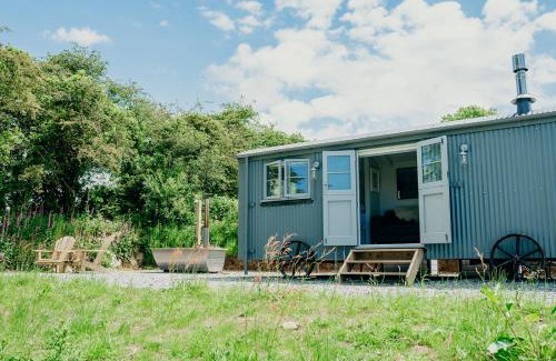 Lifton Apartment | Blatchford Briar - Award Winning Private Shephards Huts with their own Secluded Hot Tubs