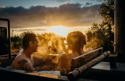 Lifton Apartment | Blatchford Briar - Award Winning Private Shephards Huts with their own Secluded Hot Tubs