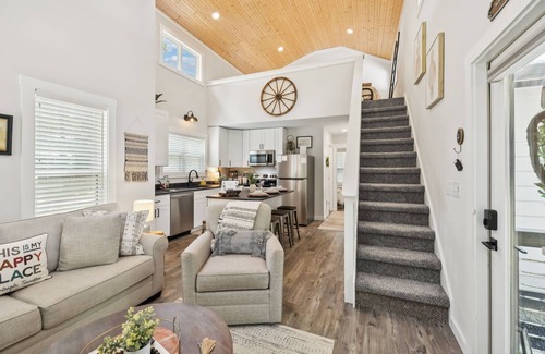Monteagle Cottage | Bliss at the Bluff: Luxury Tiny House Retreat in Monteagle, TN!