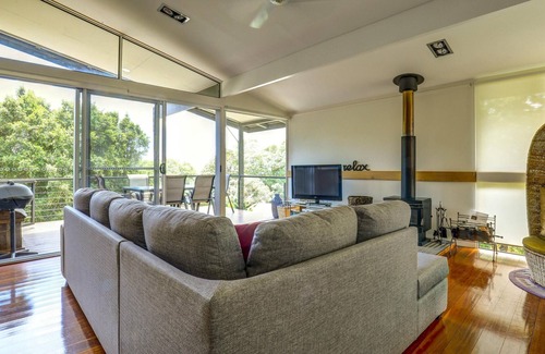 Montville House | Bliss On Boongala - A Modern, Spacious, Split Level Home With an Outlook to the Coast
