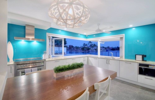 Mermaid Waters House | Bliss On The Point - Indulge yourself!