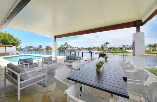 Mermaid Waters House | Bliss On The Point - Indulge yourself!