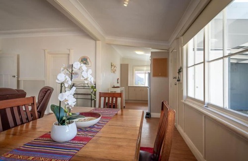 Balgownie House | Blissful Beach Escape in Balgownie