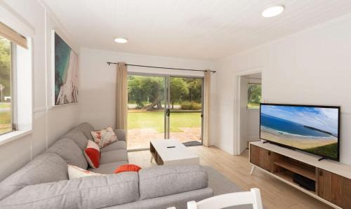 Broulee Apartment | Blissful Beachfront Apartment Broulee