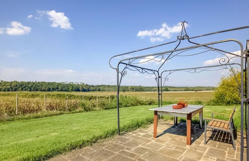 Santa Croce sull'Arno House | Blissful Villa with Terrace, Garden, Garden Furniture