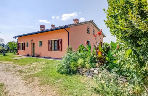 Santa Croce sull'Arno House | Blissful Villa with Terrace Garden Garden Furniture