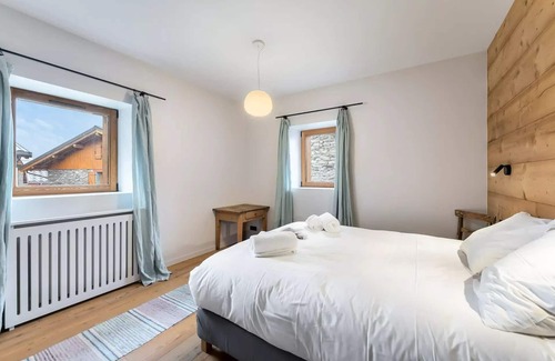 Praranger Ski Chalet | Blom Residence - Chalets for 12 People
