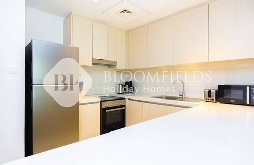Abu Dhabi Apartment | Bloomfields Royal 2Br Water edge