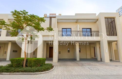 Al-Fujairah Villa | Bloomfileds 2BR Luxurious Villa Eagle Hills