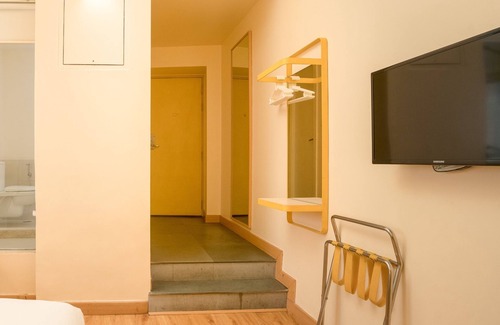 Paharganj Hotel | Bloomrooms @ New Delhi Railway Station