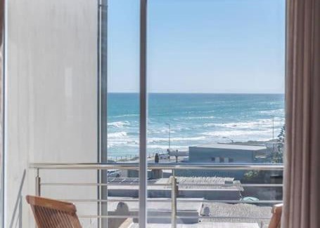 Bloubergstrand Apartment | Bloubergstrand 2 Bedroom Beachfront Apartment