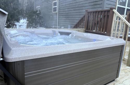 Blowing Rock House | Blowing Rock Getaway: Pet-Friendly Cabin for a Peaceful Mountain Retreat