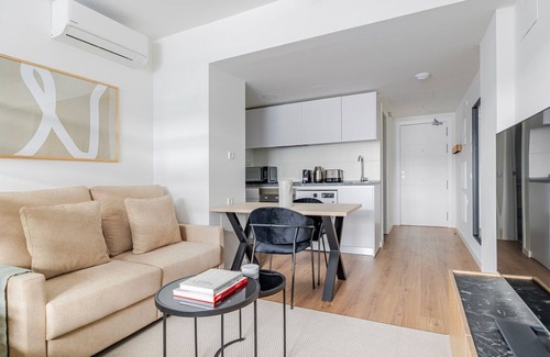 San Sebastian de los Reyes Apartment | Blueground | San Sebastián de los Reyes, pool, nr Plaza de la Constitución