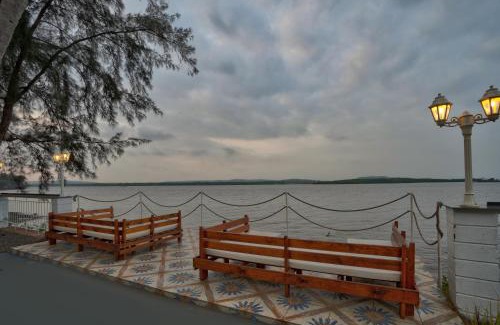 Ribandar Hotel | Blu Missel By The River