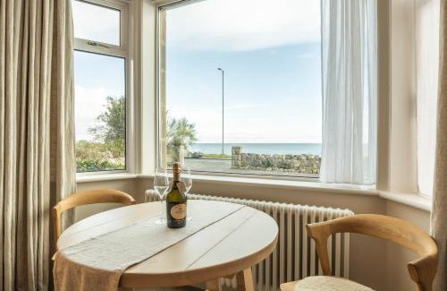 Colwyn Bay Apartment | Blu's Seaview Apartment